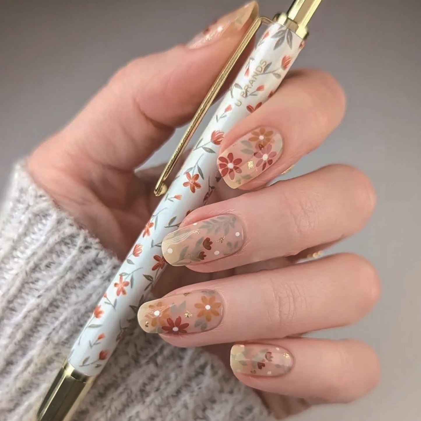 24Pcs Pink Press on Nails Short Square Fake Nails French Tip Press Ons with Flower Bow Charms Design Acrylic False Nails Glitter Rhinestone Glue on Nails Glossy Artificial Stick on Nails Kit for Women