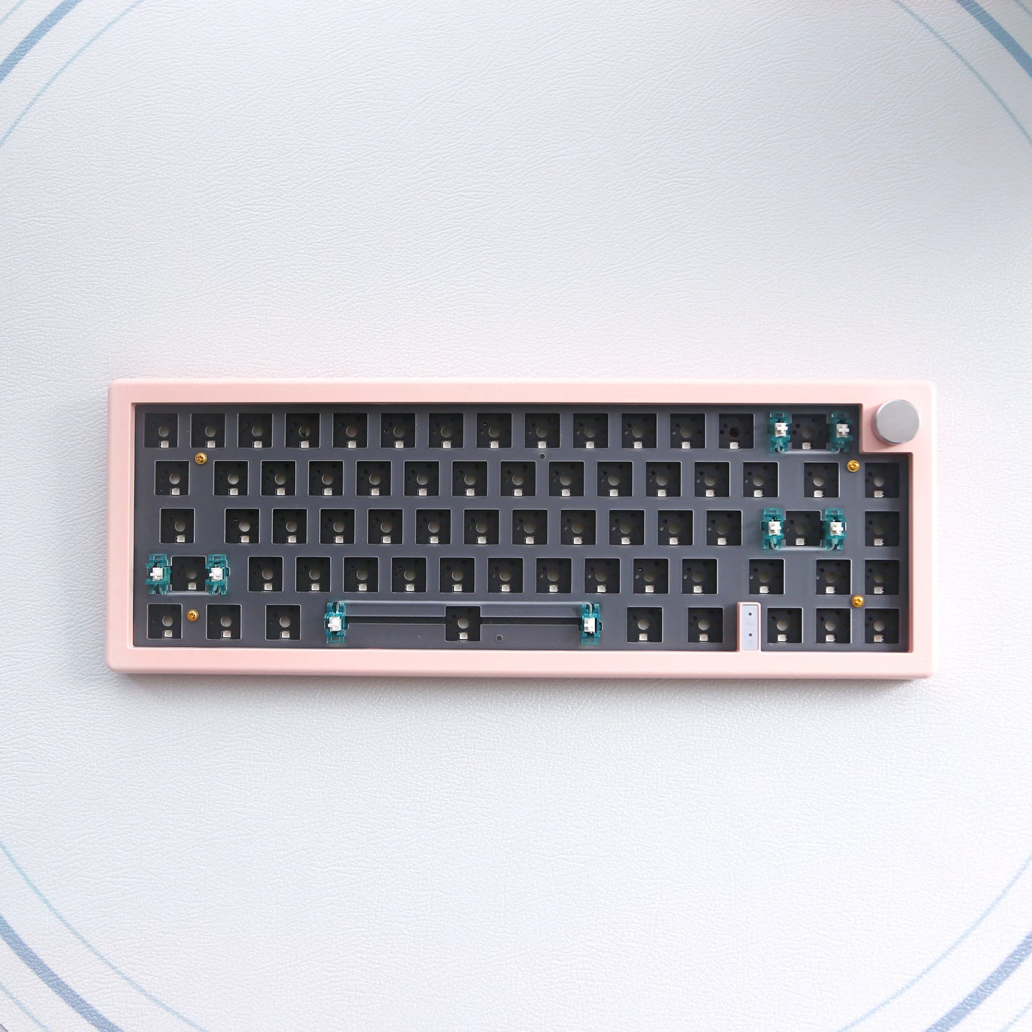 Hot Swappable Mechanical Keyboard Gasket Bluetooth 2.4G RGB Backlit Gasket Structure Keyboard 3 Mode Customized Keyboard