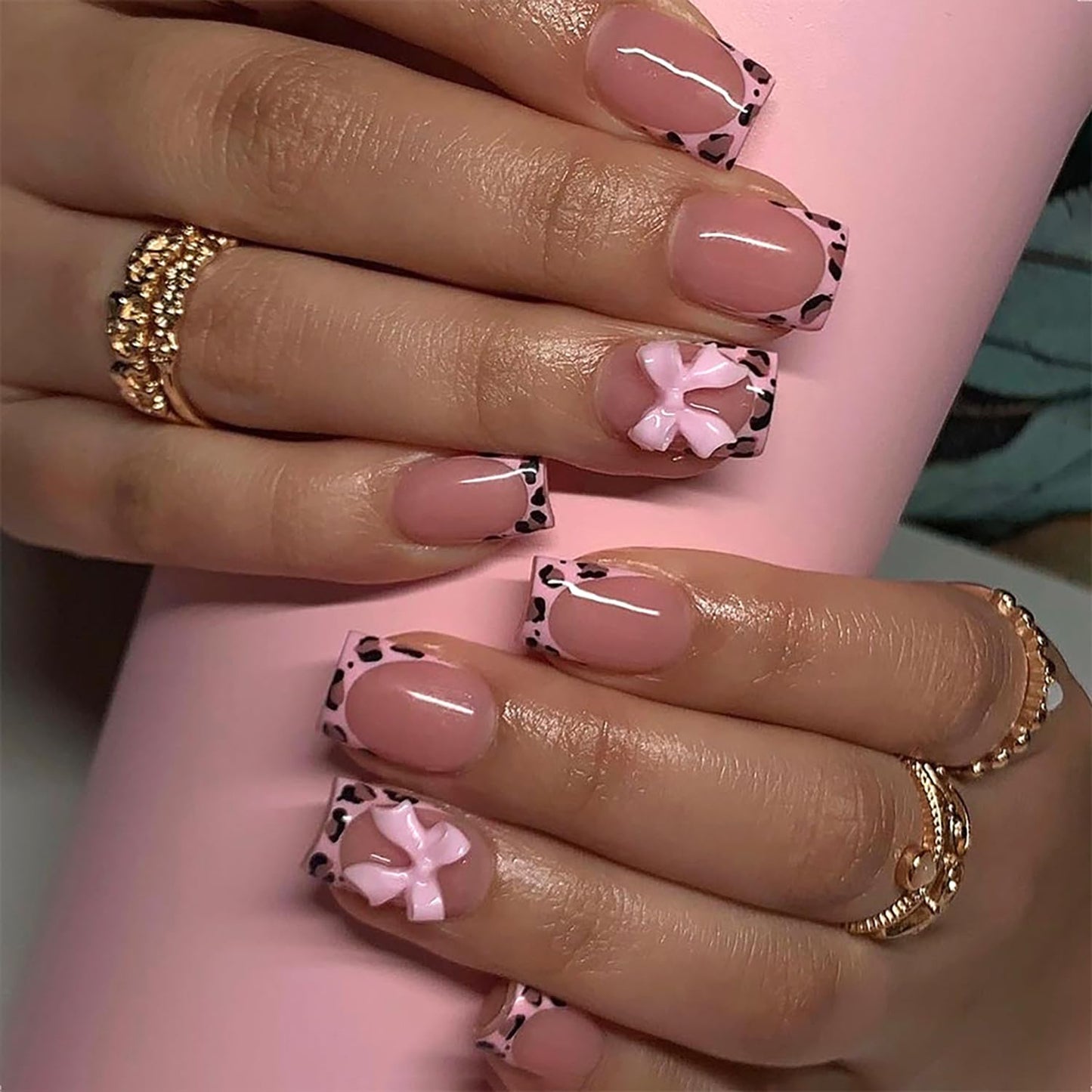 24Pcs Pink Press on Nails Short Square Fake Nails French Tip Press Ons with Flower Bow Charms Design Acrylic False Nails Glitter Rhinestone Glue on Nails Glossy Artificial Stick on Nails Kit for Women